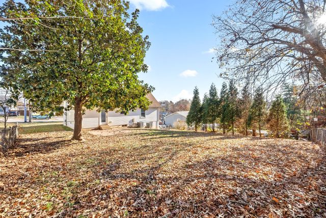 1804 Palamino Dr, Clarksville, TN 37042