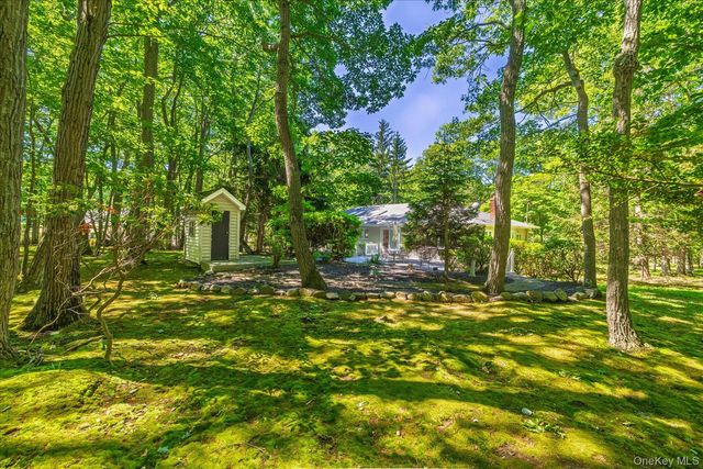 7 Deer Path, Port Jefferson, NY 11777