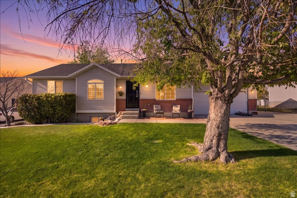 Image 2 of property listing at 838 W 740 S, Tooele, UT 84074