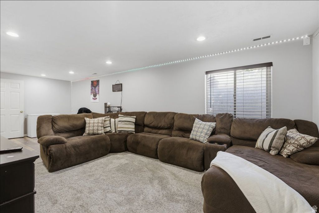 Image 18 of property listing at 838 W 740 S, Tooele, UT 84074