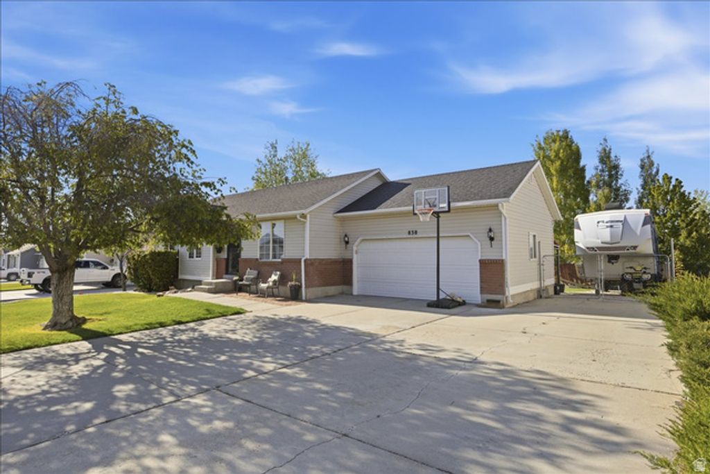 Image 3 of property listing at 838 W 740 S, Tooele, UT 84074