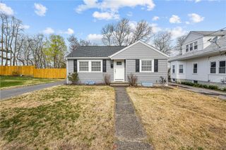 21 Delway Road, East Providence, RI 02914
