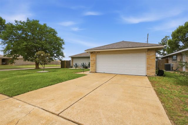 22134 Pearl Lake Drive, Katy, TX 77449