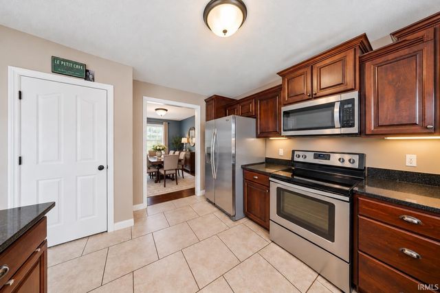 8825 Hartwell Drive, Evansville, IN 47725