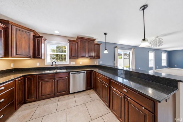 8825 Hartwell Drive, Evansville, IN 47725