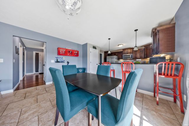 8825 Hartwell Drive, Evansville, IN 47725
