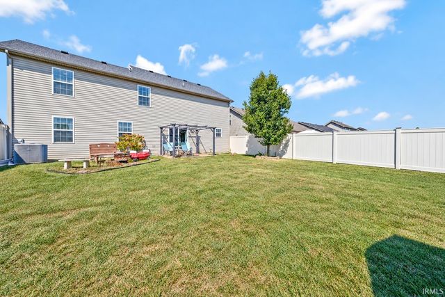 8825 Hartwell Drive, Evansville, IN 47725