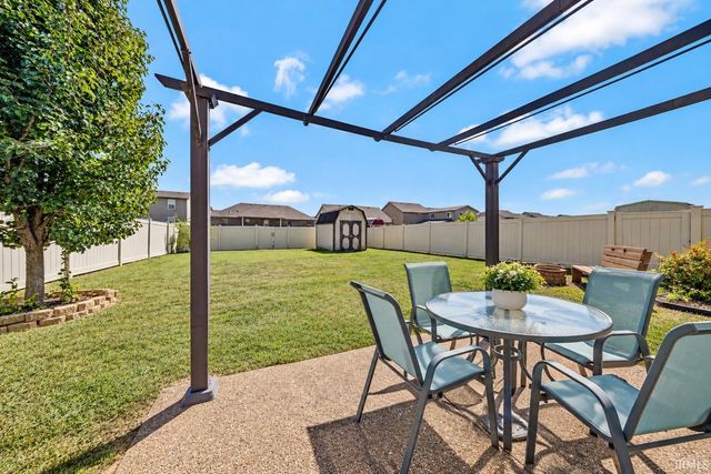 8825 Hartwell Drive, Evansville, IN 47725