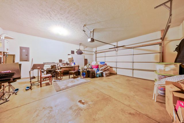 8825 Hartwell Drive, Evansville, IN 47725