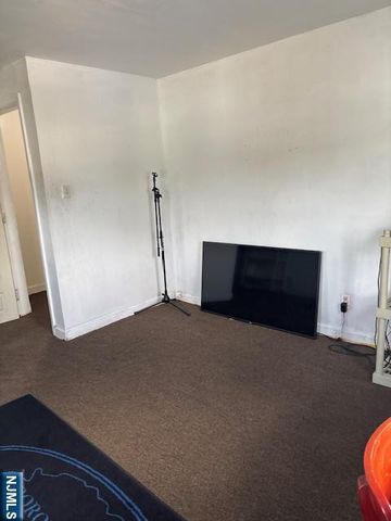 669 Scotland Road, Orange, NJ 07050