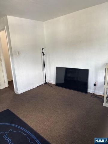 669 Scotland Road, Orange, NJ 07050