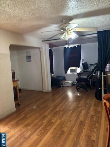 669 Scotland Road, Orange, NJ 07050