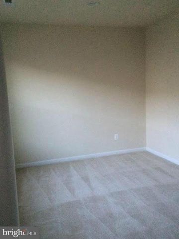 25631 PLEASANT VALLEY RD, Chantilly, VA 20152