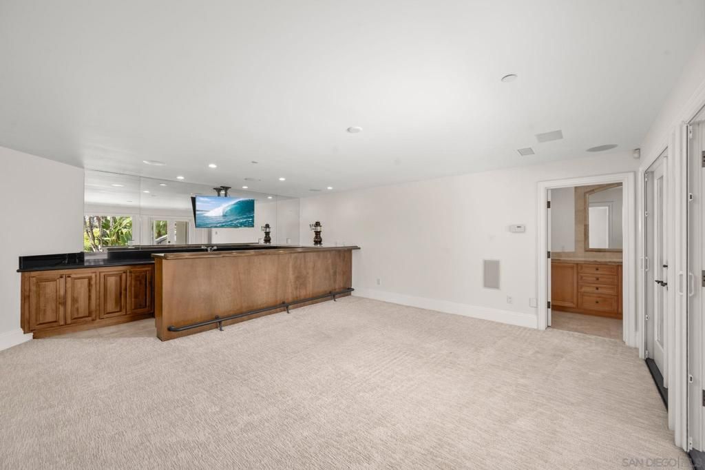 Image 15 of property listing at 6319 Via Naranjal, Rancho Santa Fe, CA 92067