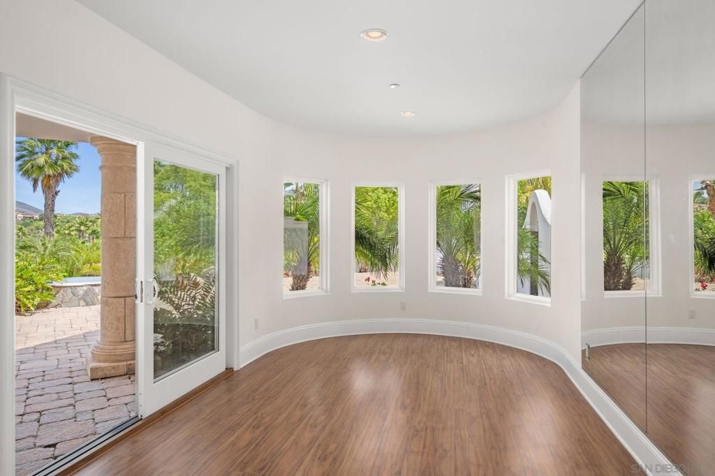 Image 16 of property listing at 6319 Via Naranjal, Rancho Santa Fe, CA 92067