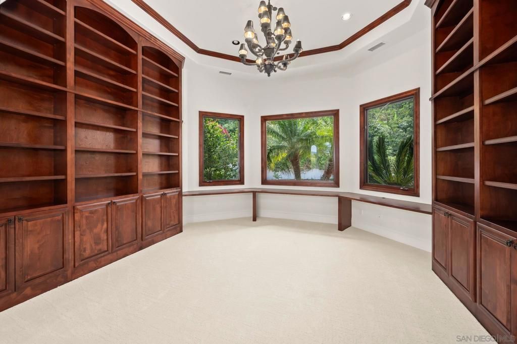 Image 17 of property listing at 6319 Via Naranjal, Rancho Santa Fe, CA 92067