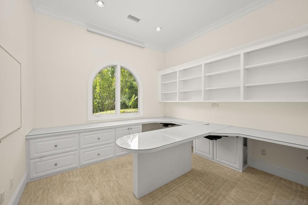 Image 18 of property listing at 6319 Via Naranjal, Rancho Santa Fe, CA 92067