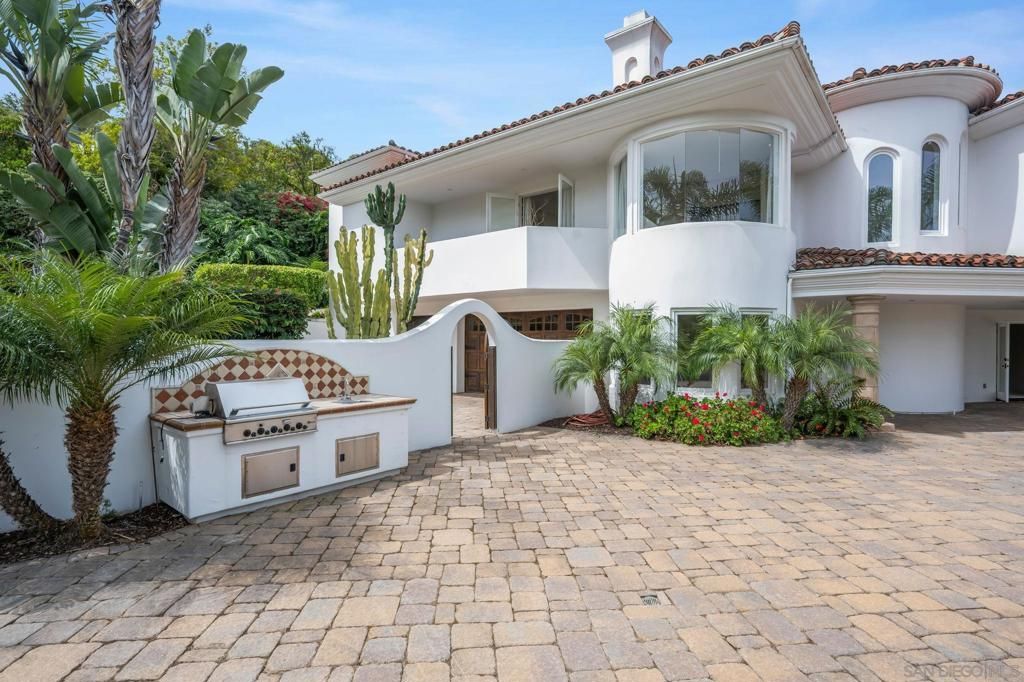 Image 5 of property listing at 6319 Via Naranjal, Rancho Santa Fe, CA 92067