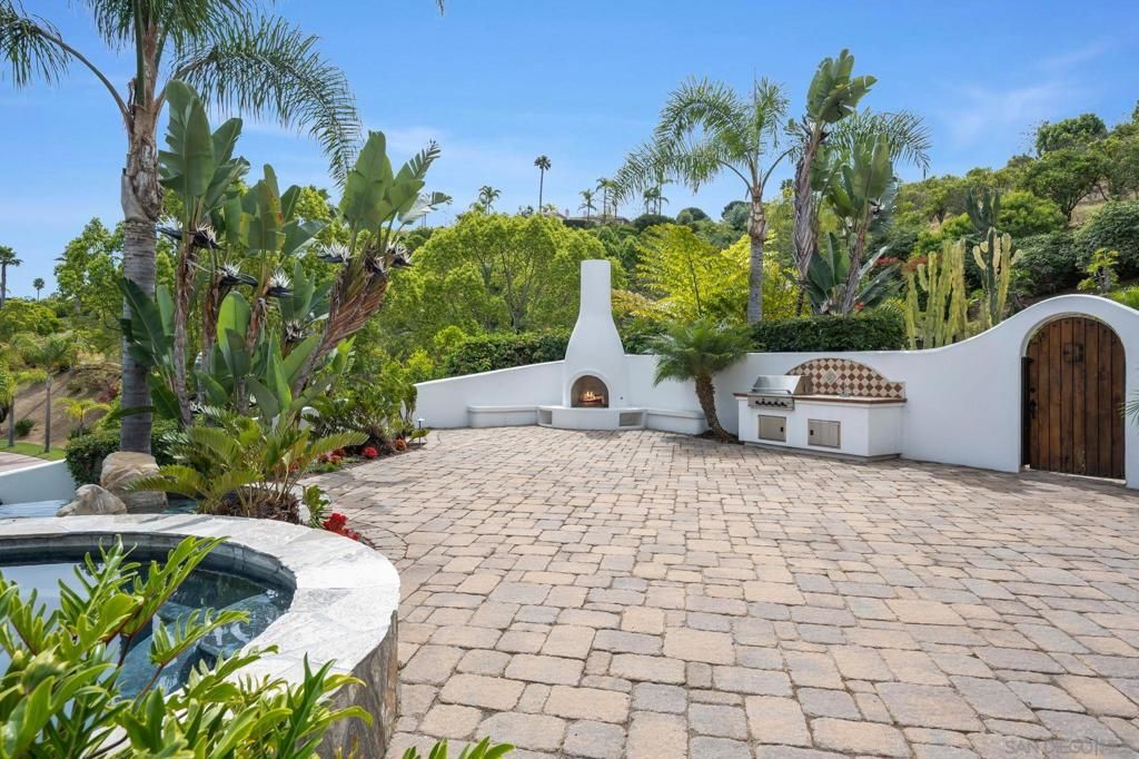 Image 6 of property listing at 6319 Via Naranjal, Rancho Santa Fe, CA 92067