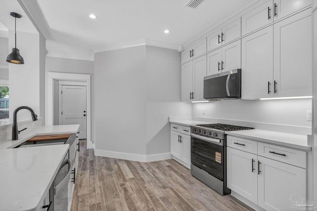 907 Bay Blvd, Pensacola, FL 32503