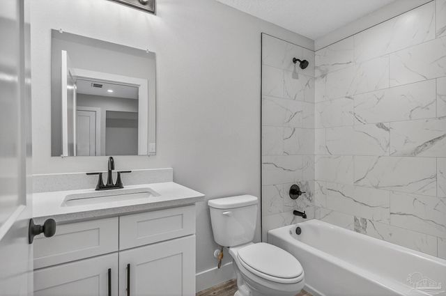 907 Bay Blvd, Pensacola, FL 32503