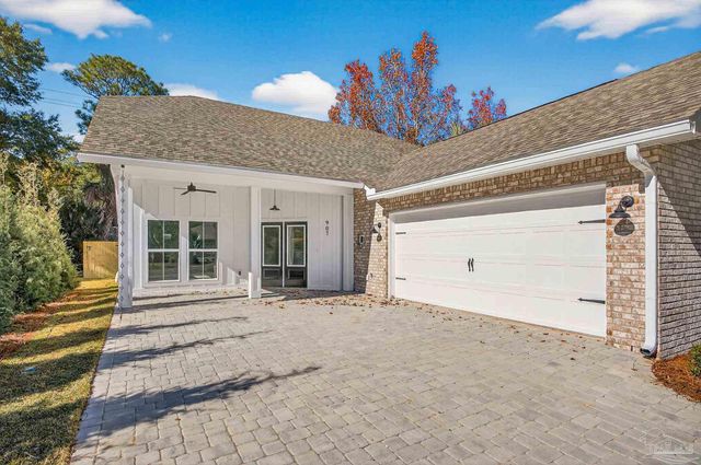 907 Bay Blvd, Pensacola, FL 32503
