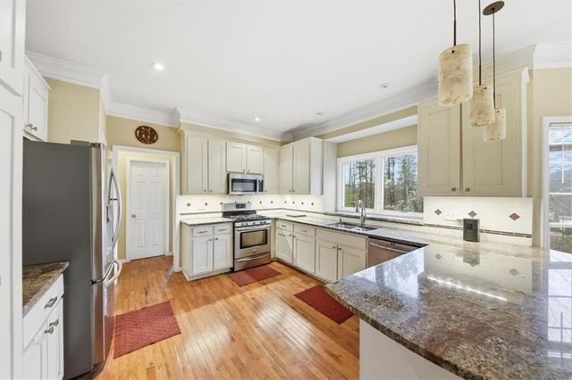 110 Varsailles Place, Ellenwood, GA 30294