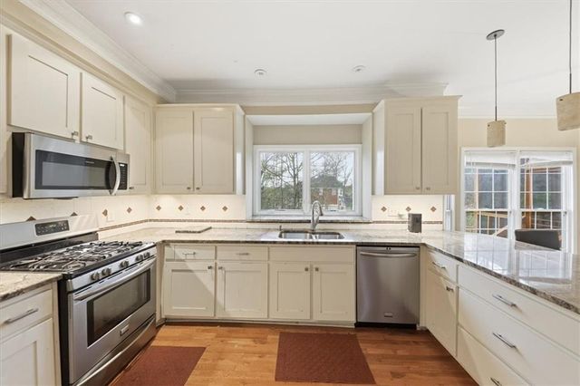 110 Varsailles Place, Ellenwood, GA 30294