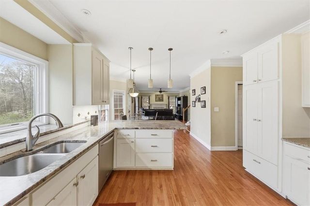 110 Varsailles Place, Ellenwood, GA 30294