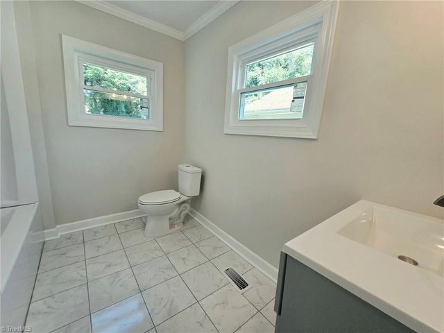 910 Dillard Street, Greensboro, NC 27403