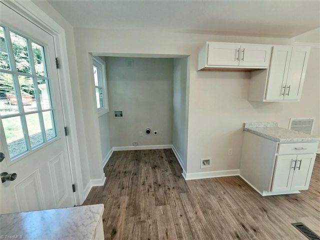 910 Dillard Street, Greensboro, NC 27403