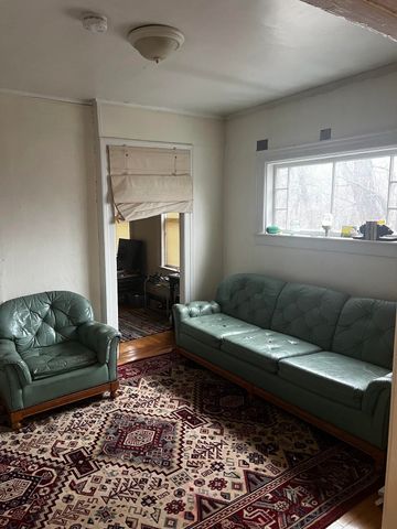 28 Brook Street, Brattleboro, VT 05301