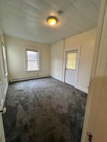 28 Brook Street, Brattleboro, VT 05301