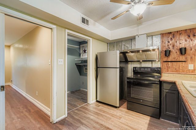 5723 Cary Grant Drive, San Antonio, TX 78240