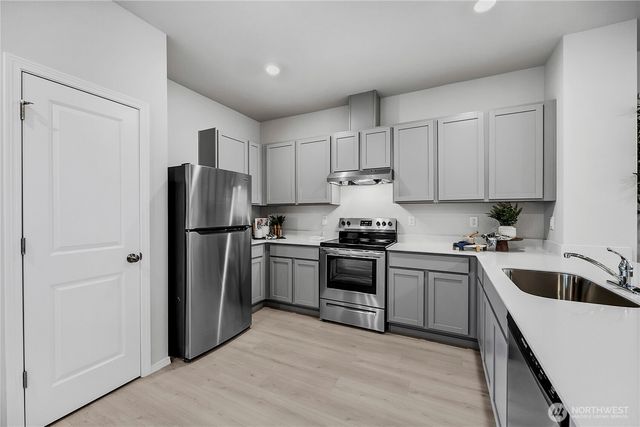 34160 Pinnacle Peak Avenue SE, Black Diamond, WA 98010