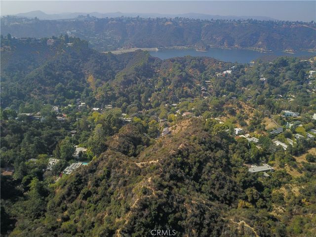 10331 W Tupelo Lane, Los Angeles, CA 90077