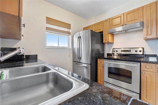 2600 SW 27th Ave PH07, Miami, FL 33133