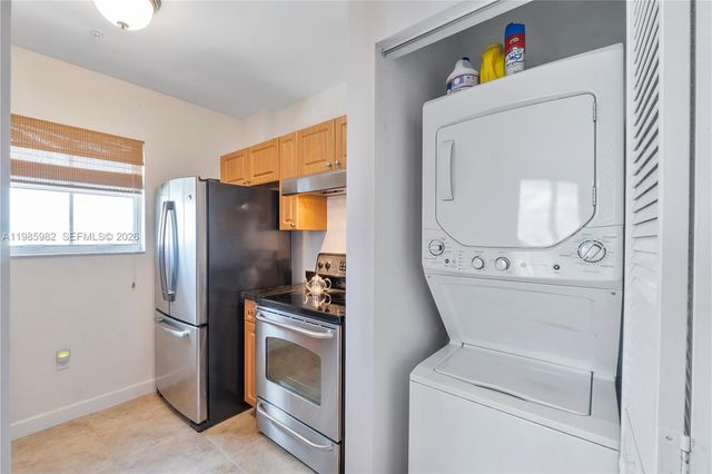 2600 SW 27th Ave PH07, Miami, FL 33133