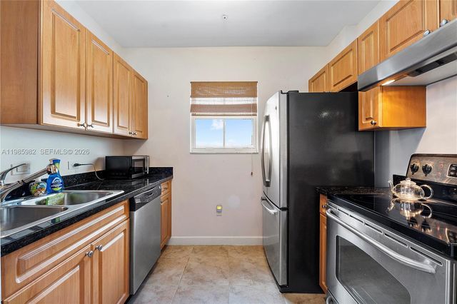 2600 SW 27th Ave PH07, Miami, FL 33133