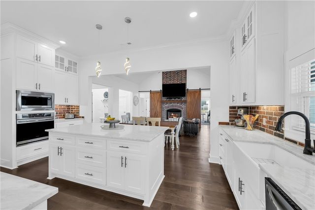 9801 Rebel Road, Gravette, AR 72736