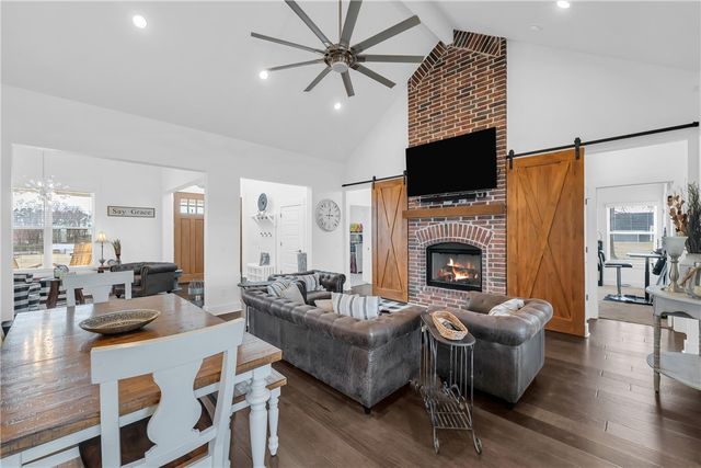 9801 Rebel Road, Gravette, AR 72736