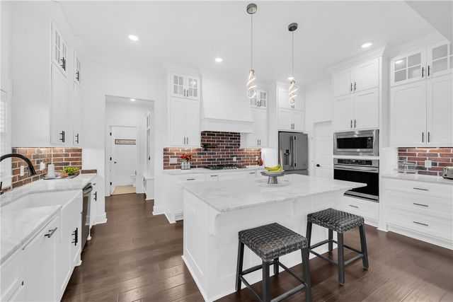 9801 Rebel Road, Gravette, AR 72736