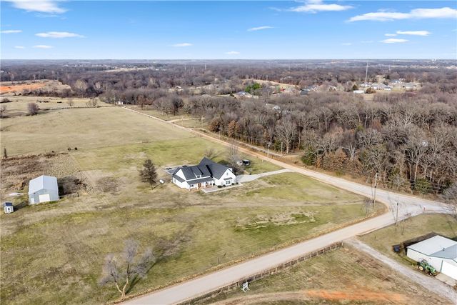 9801 Rebel Road, Gravette, AR 72736