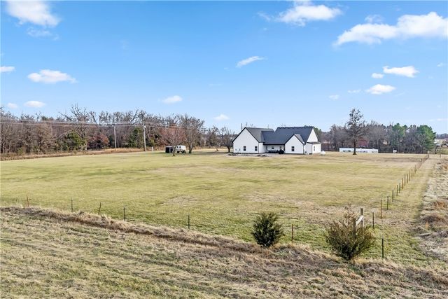 9801 Rebel Road, Gravette, AR 72736