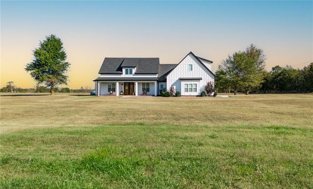 9801 Rebel Road, Gravette, AR 72736