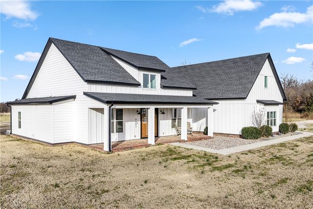 9801 Rebel Road, Gravette, AR 72736