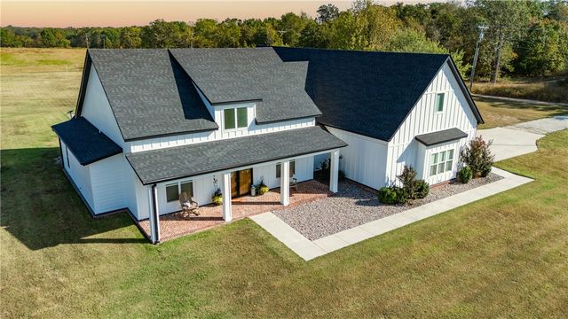 9801 Rebel Road, Gravette, AR 72736