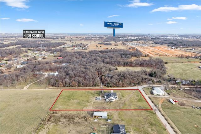 9801 Rebel Road, Gravette, AR 72736