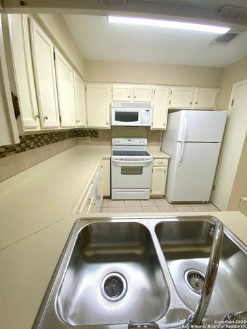 8531 Stonebridge Apt 1, San Antonio, TX 78240