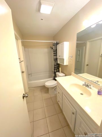 8531 Stonebridge Apt 1, San Antonio, TX 78240